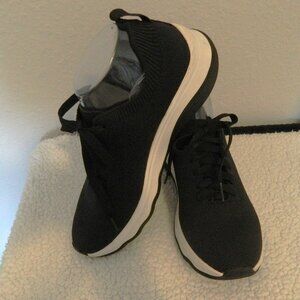 9 Clarks BLACK Circuit Tie Tennis Shoes Very Nice